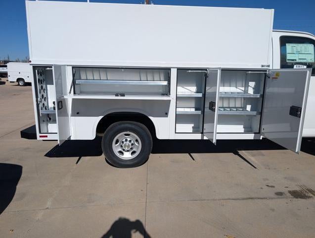 2025 Chevrolet Express Commercial Cutaway Base