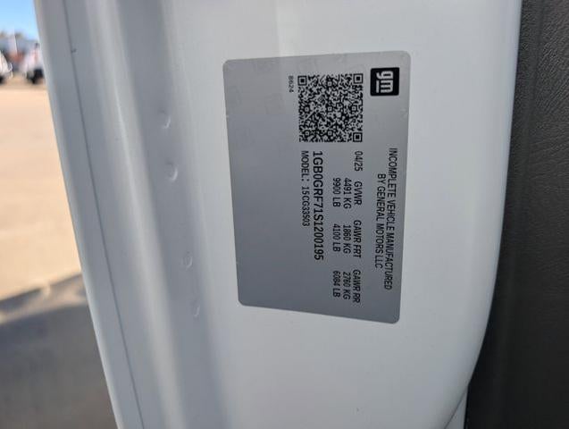 2025 Chevrolet Express Commercial Cutaway Base