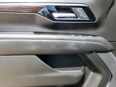 2025 Chevrolet Suburban LT