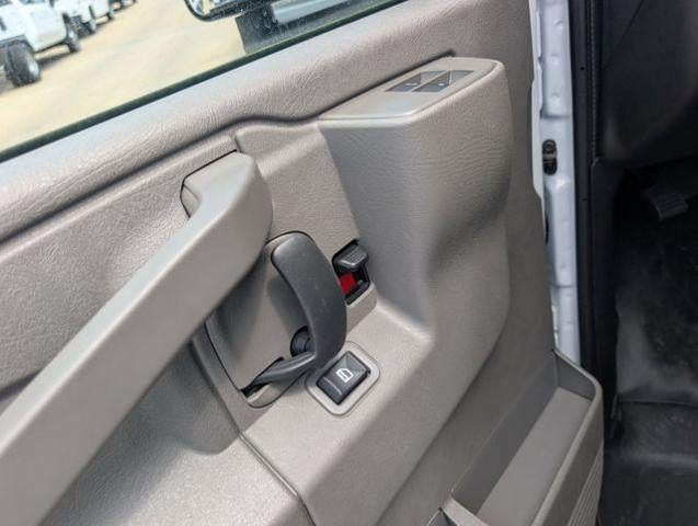 2025 Chevrolet Express Commercial Cutaway Base