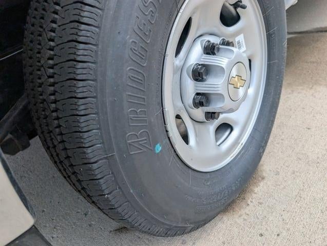 2025 Chevrolet Express Commercial Cutaway Base