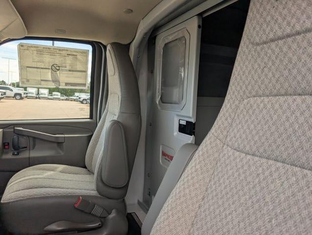 2025 Chevrolet Express Commercial Cutaway Base