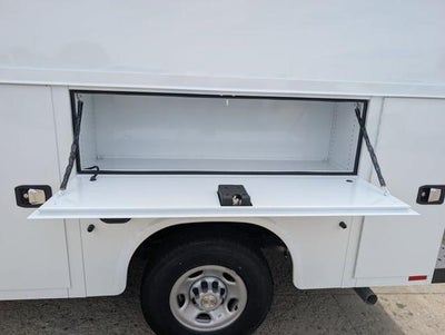 2025 Chevrolet Express Commercial Cutaway Base