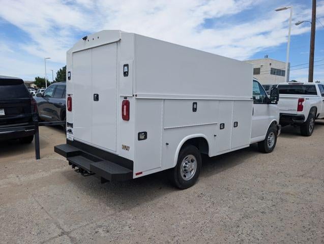 2025 Chevrolet Express Commercial Cutaway Base