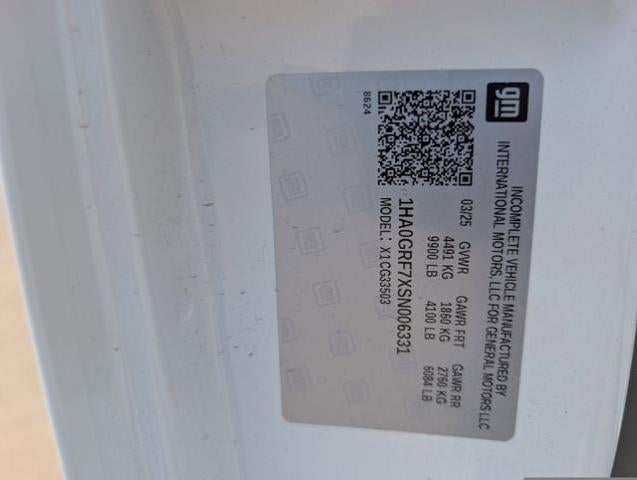 2025 Chevrolet Express Commercial Cutaway Base