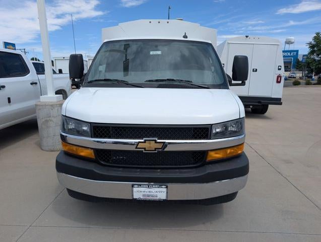 2025 Chevrolet Express Commercial Cutaway Base