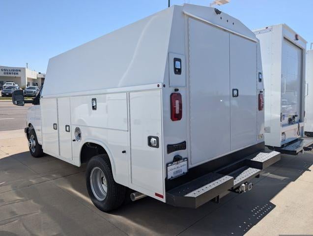 2024 Chevrolet Express Commercial Cutaway Base