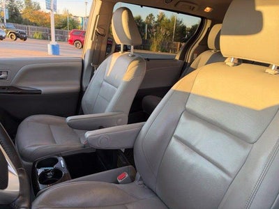 2018 Toyota Sienna XLE