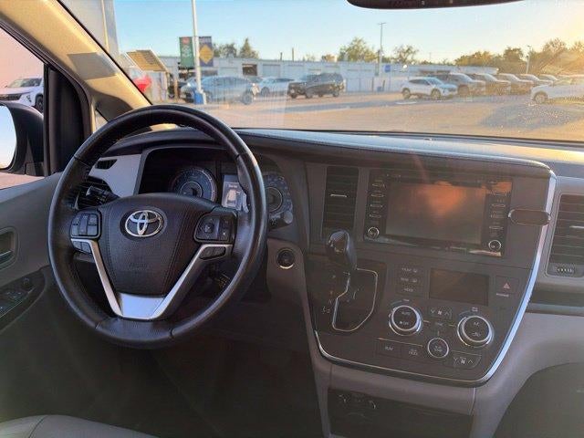 2018 Toyota Sienna XLE