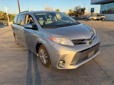 2018 Toyota Sienna XLE