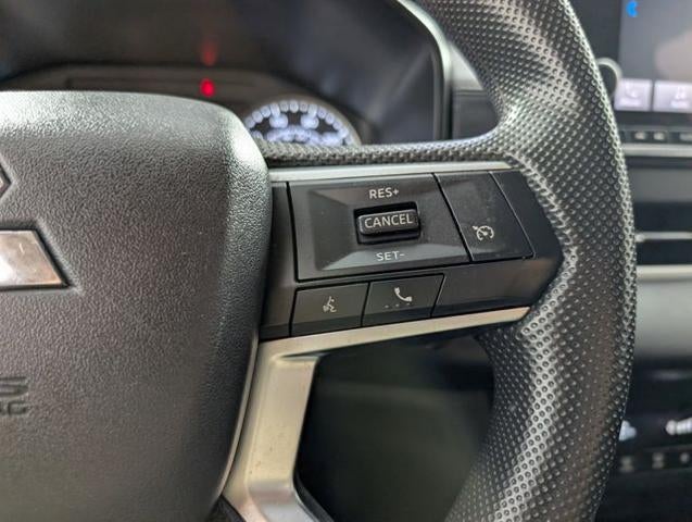 2024 Mitsubishi Outlander ES