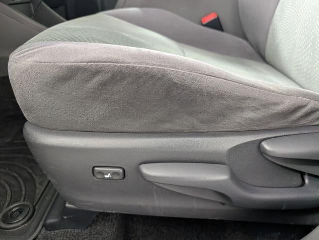 2013 Toyota Prius v Two