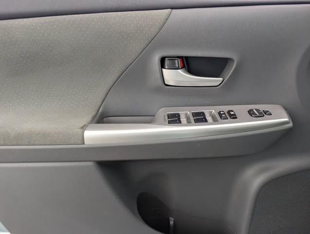 2013 Toyota Prius v Two