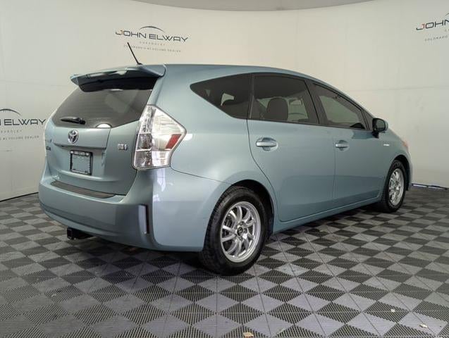 2013 Toyota Prius v Two