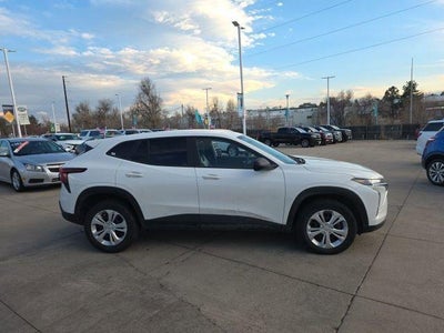 2025 Chevrolet Trax LS