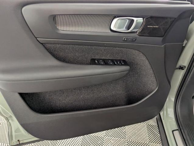 2022 Volvo XC40 Recharge Pure Electric P8 Ultimate